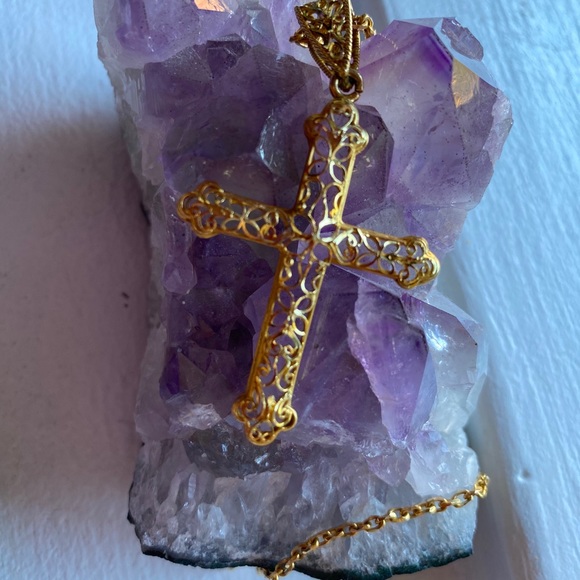 Gold plated cross necklace - Picture 2 of 2